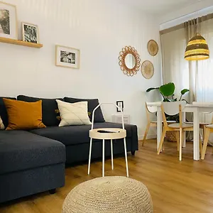https://thyssen-moderno-acogedor-apt-junto-al-museo.hotelsinnerja.org
