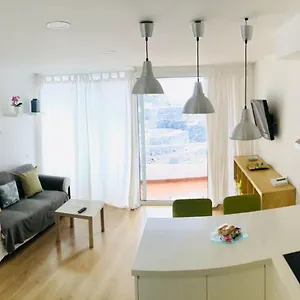 https://apartamento-a-pie-de-playa-en-santa-cruz-de-tenerife.in-canary-islands.com